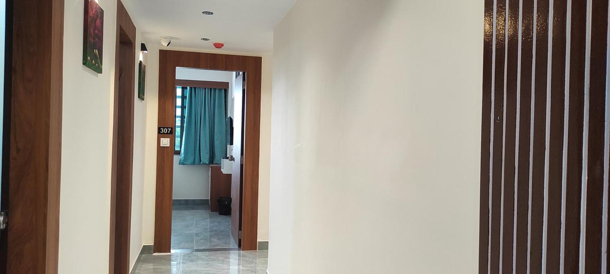 Hotel Earth Inn, Subhash Bridge, Rto Circle, Ahmedabad Esterno foto