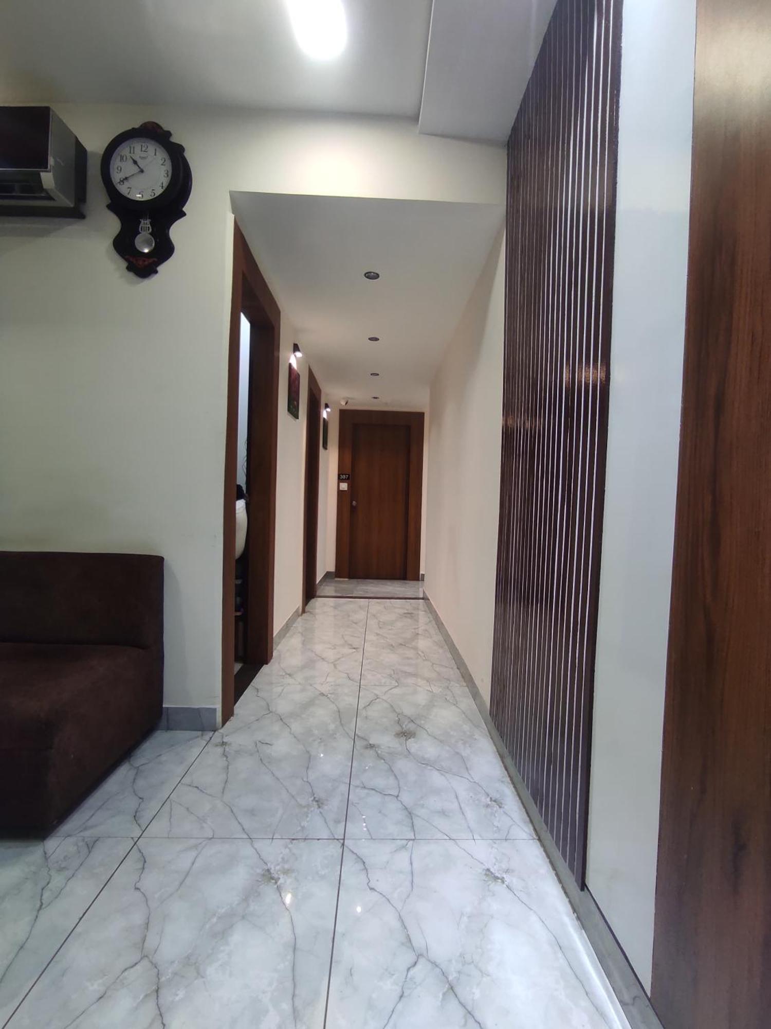 Hotel Earth Inn, Subhash Bridge, Rto Circle, Ahmedabad Esterno foto